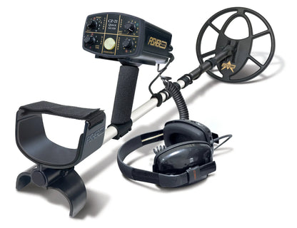 Fisher CZ21 Underwater Multi-Frequency Professional Metal Detector — view 4